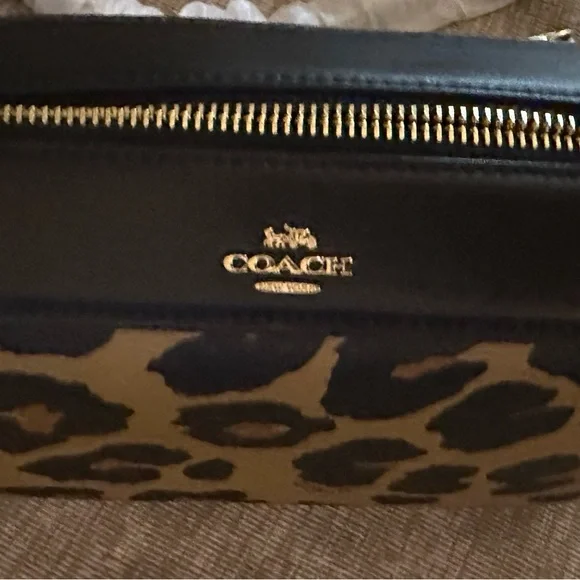 NWT! Coach leopard reversible city tote with matching leopard Crossbody handbag. - Picture 10 of 10